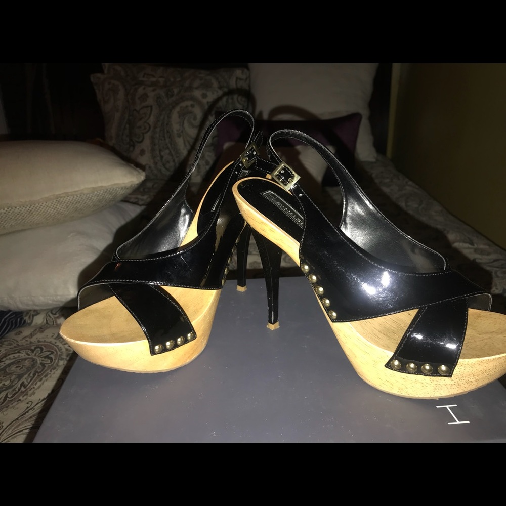 Heels - Picture 3 of 3